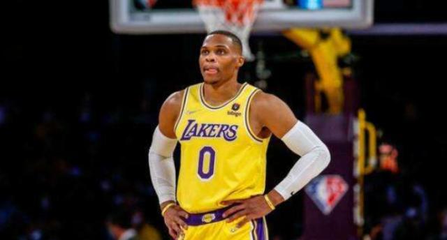 贝博体育-【观察】耻辱不敌重建开拓者 湖人的问题何止韦少