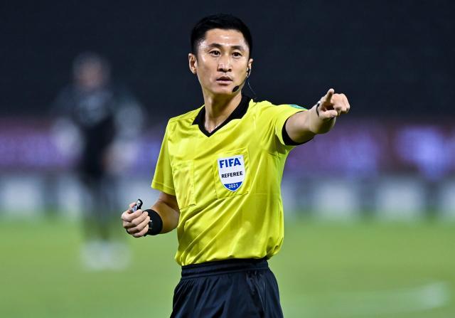 贝博体育-马宁参加FIFA裁判研讨会 执法世界杯面临激烈竞争